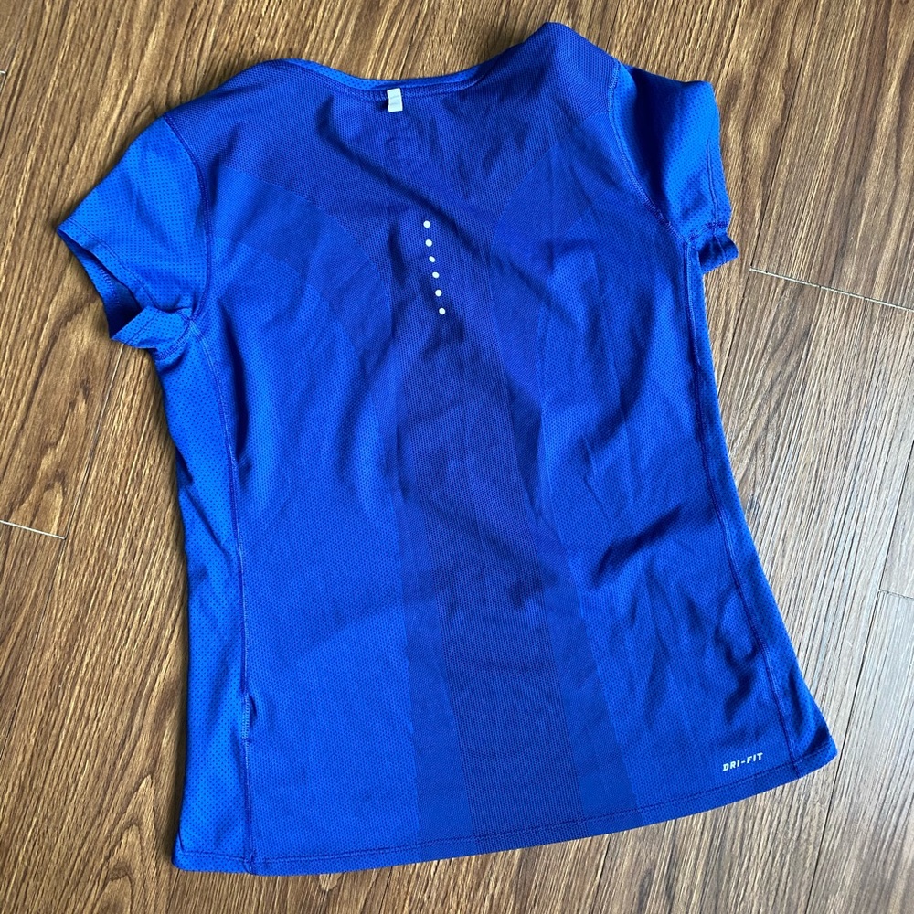 🌟BOGO Sale🌟 Nike Dri-fit Running Top - Picture 3 of 4